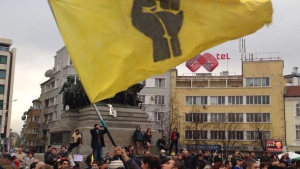 Студентите свалят окупацията частично, обявяват общостудентски протест