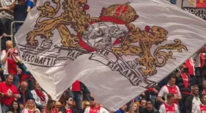 Здравният министър на Нидерландия: Без публика, докато не се открие ваксина 