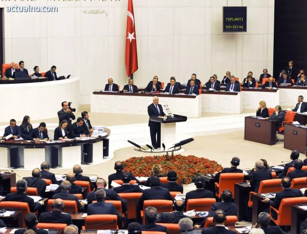 Кадровите промени в държавната администрация в Турция не спират