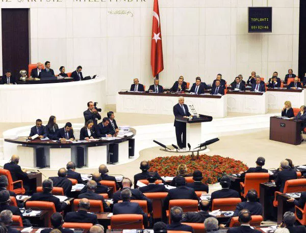 Прокюрдската партия в Турция отрече да е извършвала незаконни действия