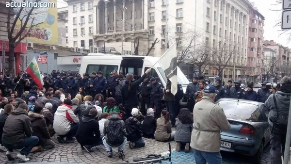 Пашата, Каратиста и Бърборкото все така контролират нещата, казва Григор Здравков