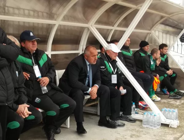 61-годишен удари в земята футболиста Борисов