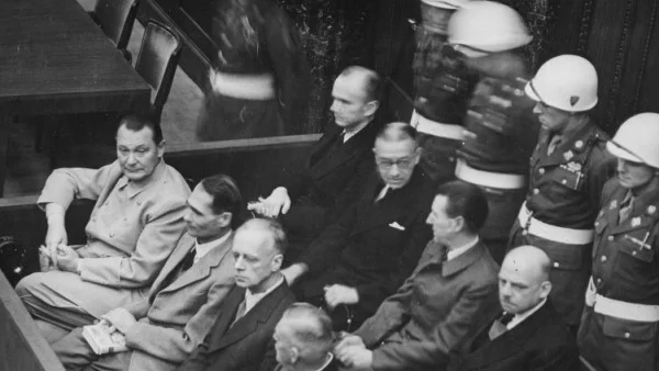 Започват Нюрнбергските процеси