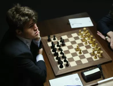 Магнус Карлсен задържа убедителния си аванс за световната тила по шах