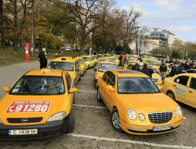 Идея на ГЕРБ: До 1000 лева данък годишно да плащат таксиметровите шофьори