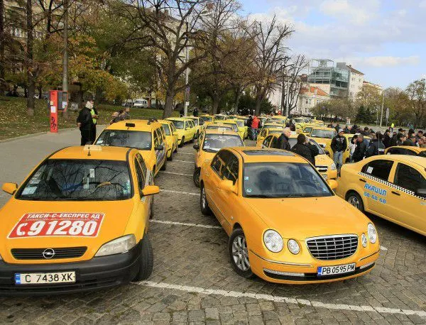 Таксиметровите шофьори излизат на протест на 4 декември
