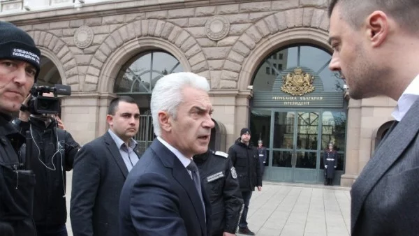 Сидеров: Бареков има много пури да изпуши, докато стане политик 