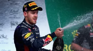 Фетел е подписал с Ферари 