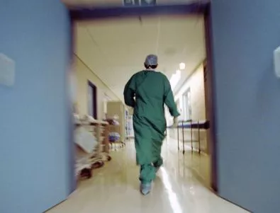 Уролозите в МБАЛ „Централ Хоспитал“ спасиха живота на болен от рак, върнат от 3 болници