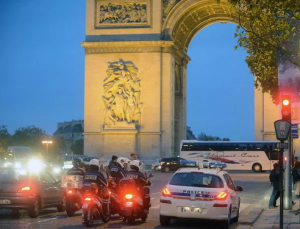 Френските служби са на крак заради пет неизвестни дрона над Париж