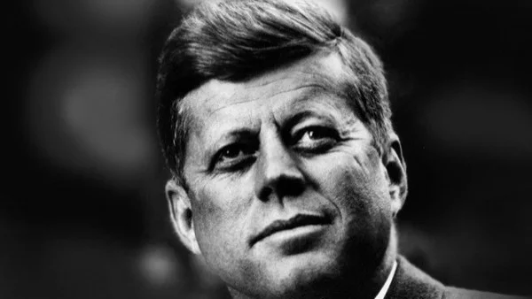 Джон Фицджералд Кенеди е избран за 35-и президент на САЩ