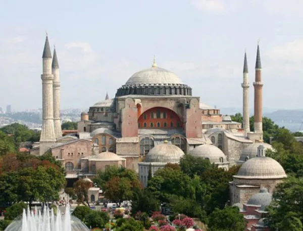Турция и Гърция в словесна война за базиликата "Света София"