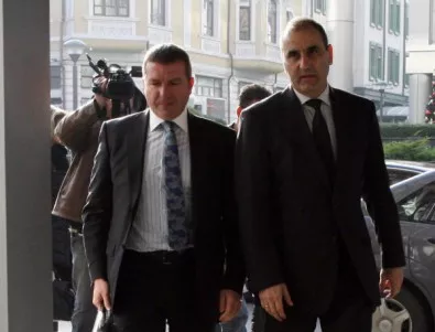 Прокуратурата забрани на Цветанов да напуска България