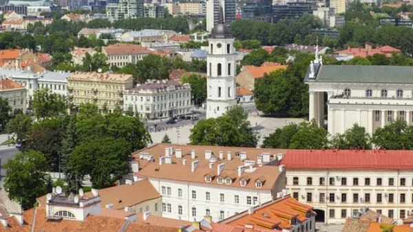 Мъж заплаши да взриви бомба пред президентството в Литва