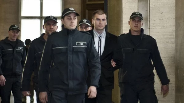Съдът ще решава при затворени врати дали Доган да свидетелства срещу Енимехмедов