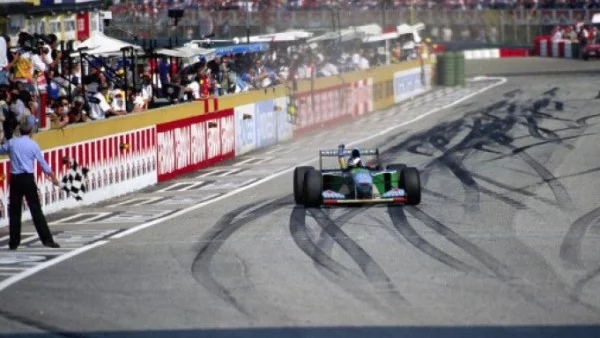 Първият шампионски болид на Шумахер отива на търг