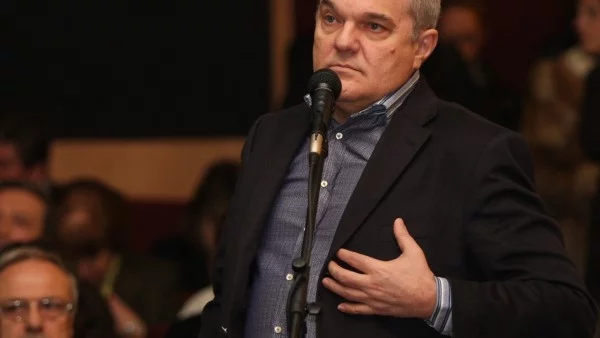 Долу ръцете от Станишев - който говори за оставката му, работи за ГЕРБ