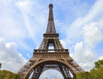 Колекционер плати 220 000 евро за част от стълбището на Айфеловата кула