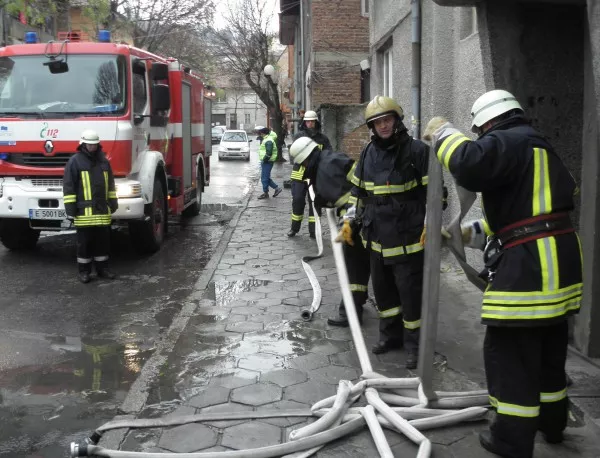 Бургаските пожарникари отрекоха да са бездействали по време на потопа