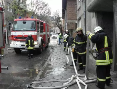 Синдикат алармира: Има остър недостиг на служители в противопожарните служби