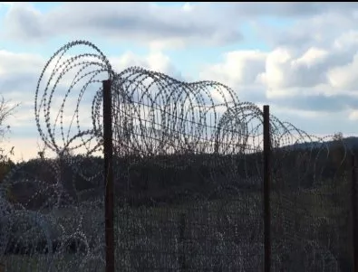 Сърбия се готви за вдигане на бариери и стени по границите си срещу мигранти