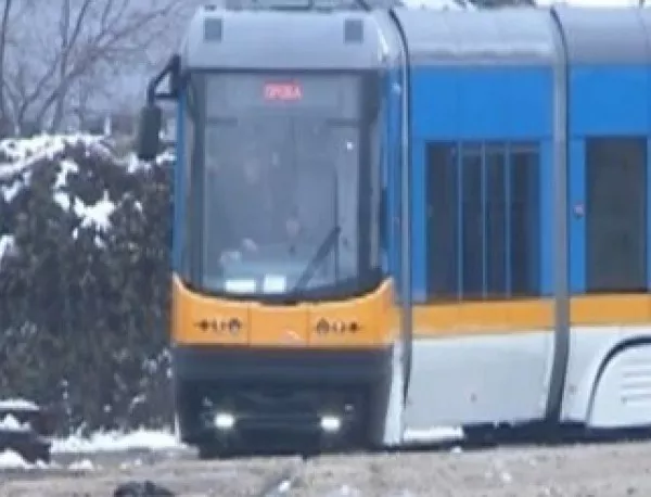 Някои от новите трамваи в София закъсаха