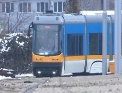 Авария с трамвай предизвика задръствания около Руски паметник