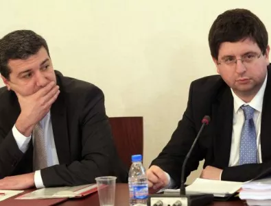 Стойнев и Чобанов одобряват 20% данък върху приходите на фотоволтаици