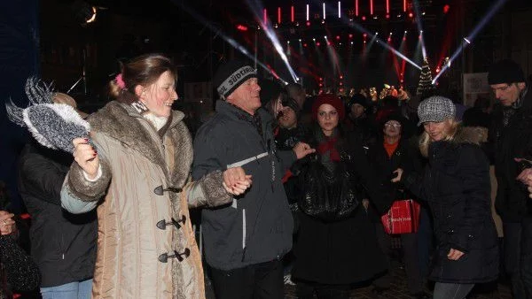 Чакат 20 000 да посрещнат 2015-а на площада в София