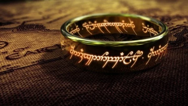 Пускат The One Ring на търг