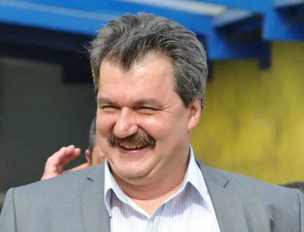 Спортинг няма шанс да осъди Левски, смята Батков