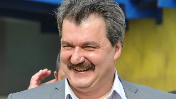 Батков отново нападна Сираков