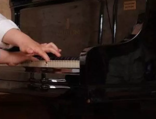 21 "Унгарски танци" от Брамс в оригиналната им версия за клавирно дуо ще звучат в НДК