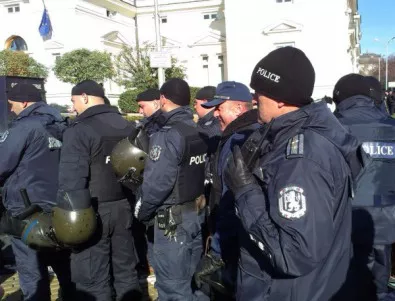 Полицаите протестират срещу президентското вето върху Закона за МВР