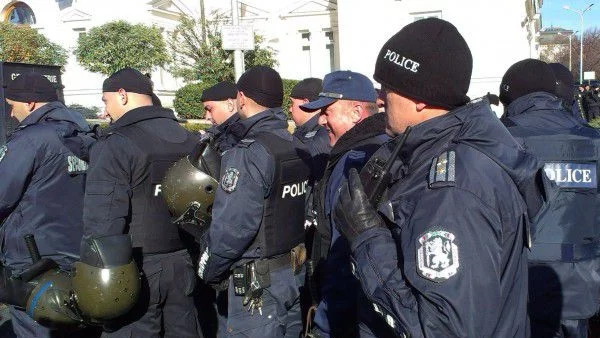 Полицейски синдикати заплашват с национални протести