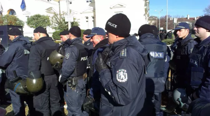 Множество полицаи бдят за сигурността на България - Хърватия