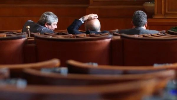 Парламентът прие 13 члена от Закона за МВР 