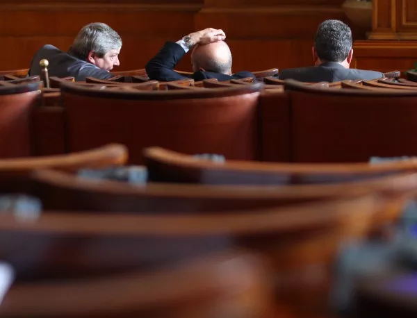 Идиотизъм - новите депутати се скараха за стаите в парламента