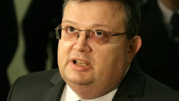 Цацаров видя "поход за овладяване на прокуратурата" от Реформаторите