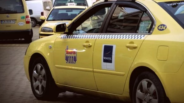 Съдът пусна обвинените за данъчни измами таксиджии в Пловдив