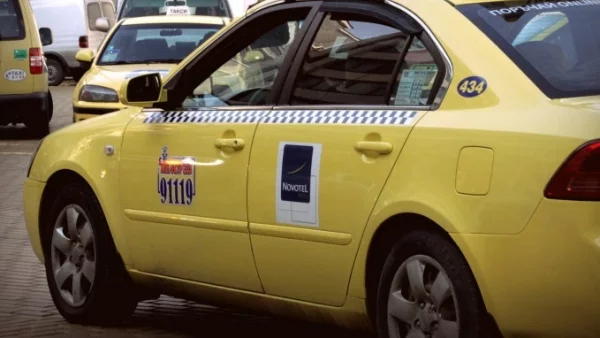 Софийските таксита ще плащат лиценз за три години, а не за една