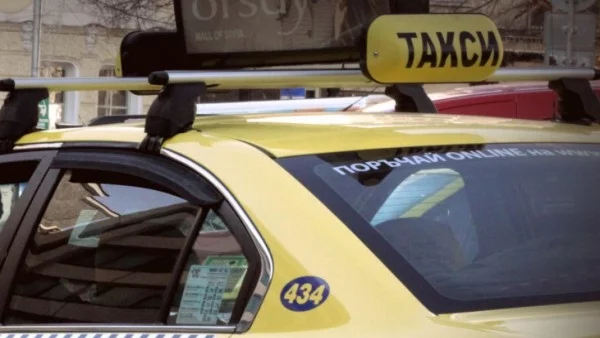 Пиян таксиметров шофьор блъсна 9 коли в София