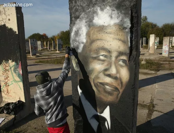 Светът е в траур заради смъртта на Нелсън Мандела