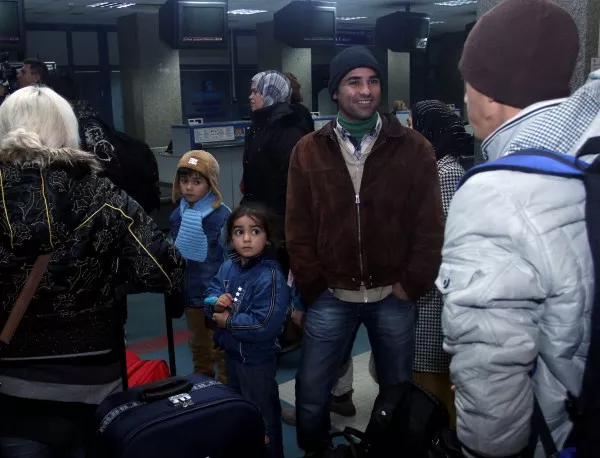 Бежанците плащат по 500 лева за адрес, за да могат да отидат в ЕС