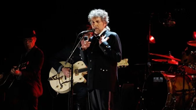 Боб Дилън получи Нобелова награда за литература 