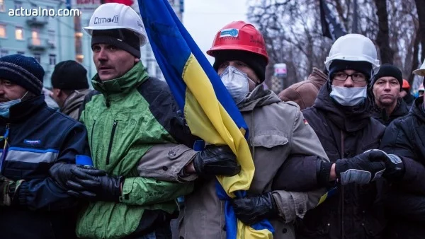 Украинската полиция проверява метрото в Киев за бомби