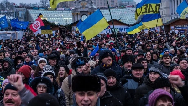 Примирие в Киев, преговорите продължават 