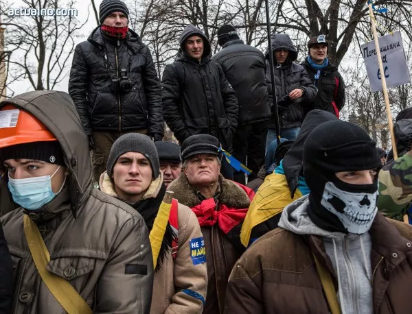 Силите на реда в Киев отстъпиха пред демонстрантите на "Независимост"