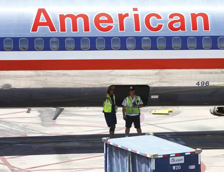 American Airlines отменя стотици полети в САЩ до 15 юли 
