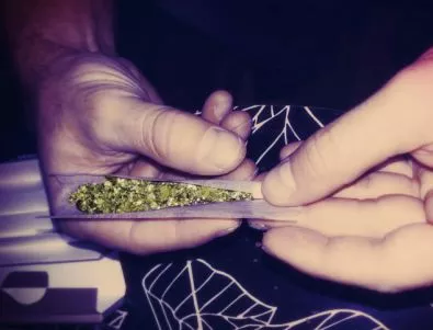 Ученик предаде 100 грама марихуана на полицията